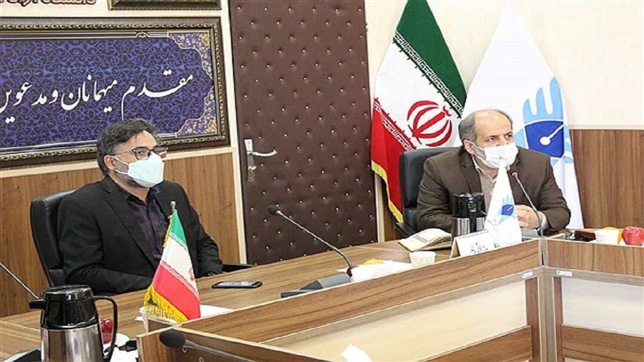دانشگاه کارخانه انسان سازی است