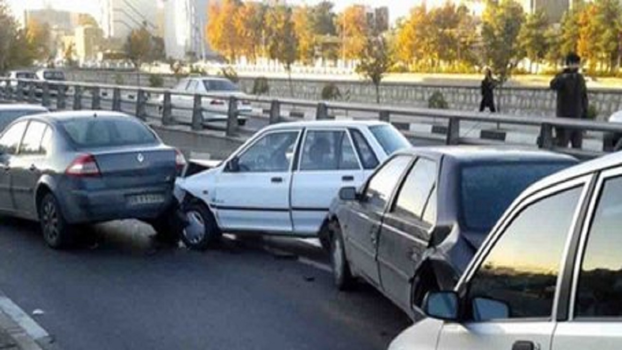 تصادف زنجیره‌ای در اتوبان خرازی اصفهان