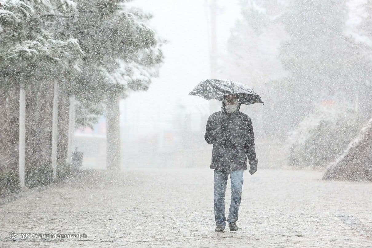آماده باش راهدارخانه‌های سراسر کشور/ بارش ۲۵ سانتی متری برف در مسیر‌های شمالی