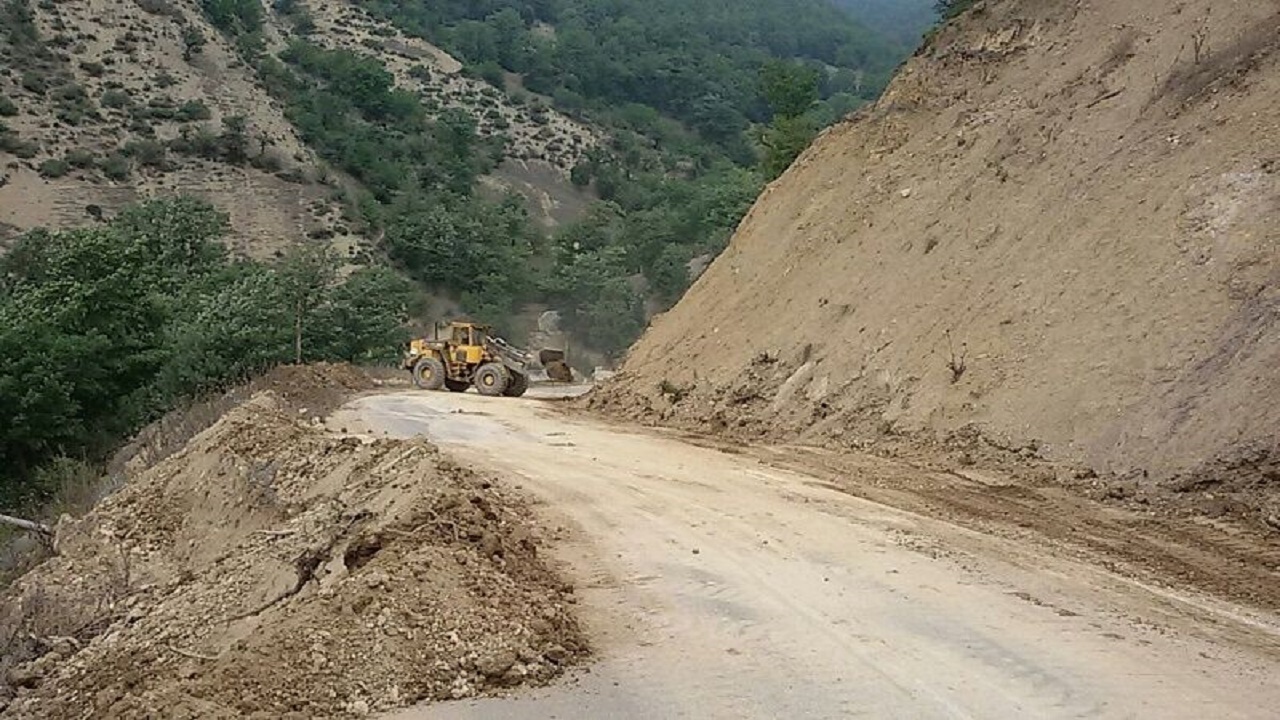 ۳۵۰ کیلومتر راه روستایی در هشترود غیراستاندارد است