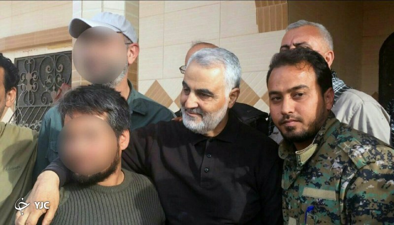 تصویری از جانشین فرماندهی تیپ امام علی(ع) لشکر فاطمیون در کنار شهید حاج&zwnj; قاسم&zwnj; سلیمانی