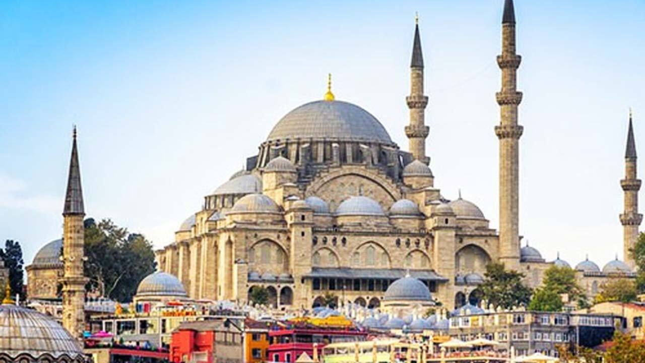 جولان کرونا در خیابان‌های استانبول + فیلم