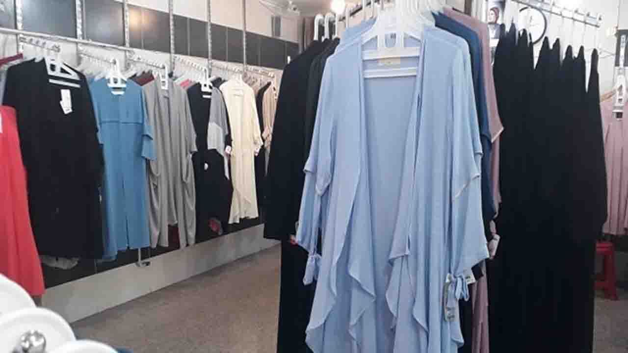 برخورد پلیس با تخلفات صنوف/ جلوگیری از عرضه لباس‌های نامناسب