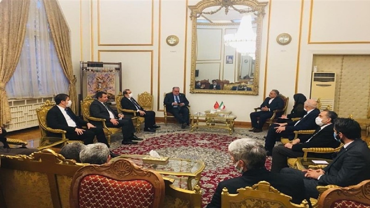 دیدار سفیر کشورمان در ترکیه با گروه دوستی ایران و ترکیه
