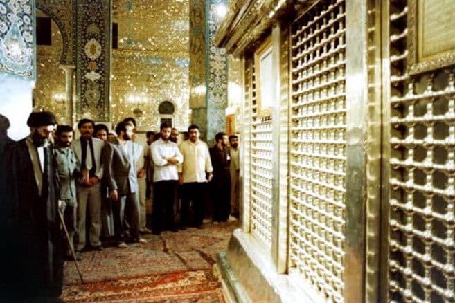 حضور رهبر انقلاب در حرم عمه سادات