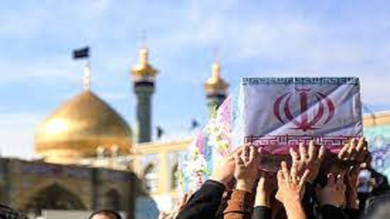 طواف پیکر شهید نیروی انتظامی در حرم مطهر رضوی