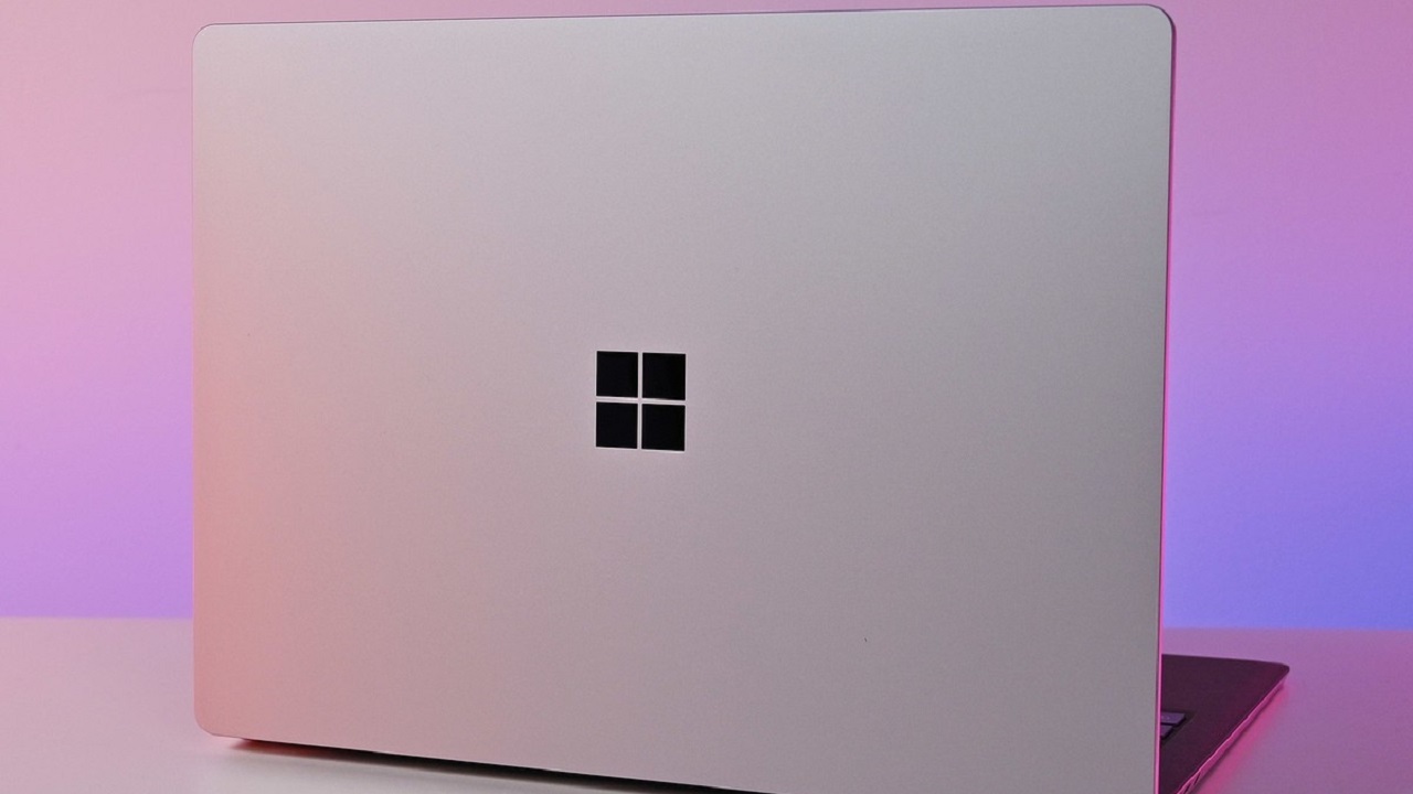 طراحی مایکروسافت برای پشتی های قابل تعویض Surface Laptop