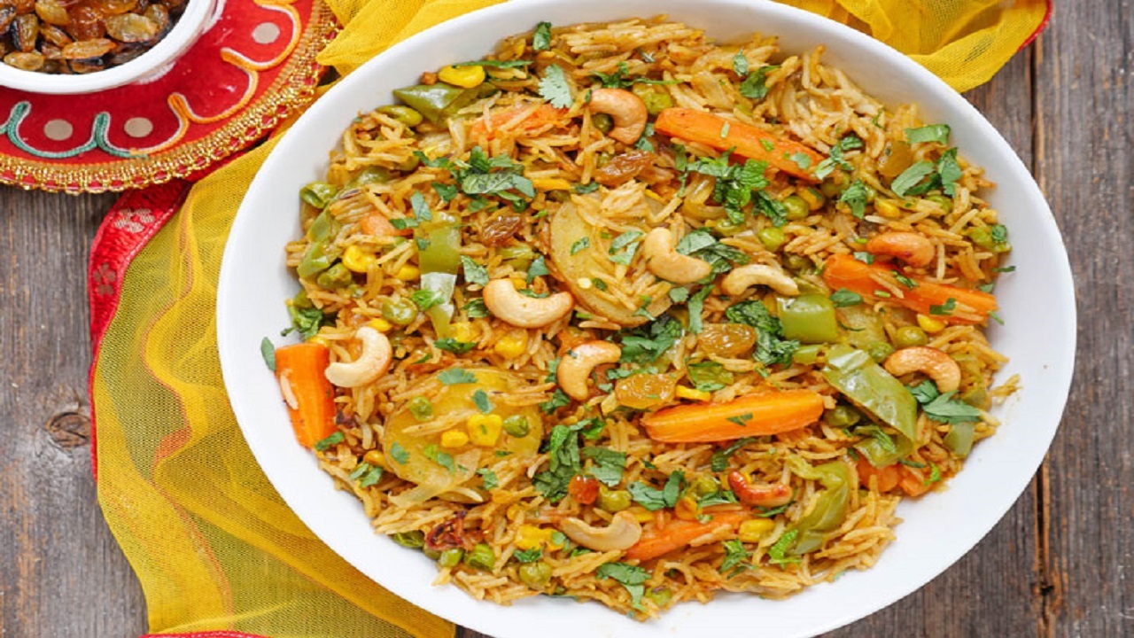 طرز تهیه پلو بریانی هندی؛  یک غذای لذیذ و خوشمزه بدون گوشت