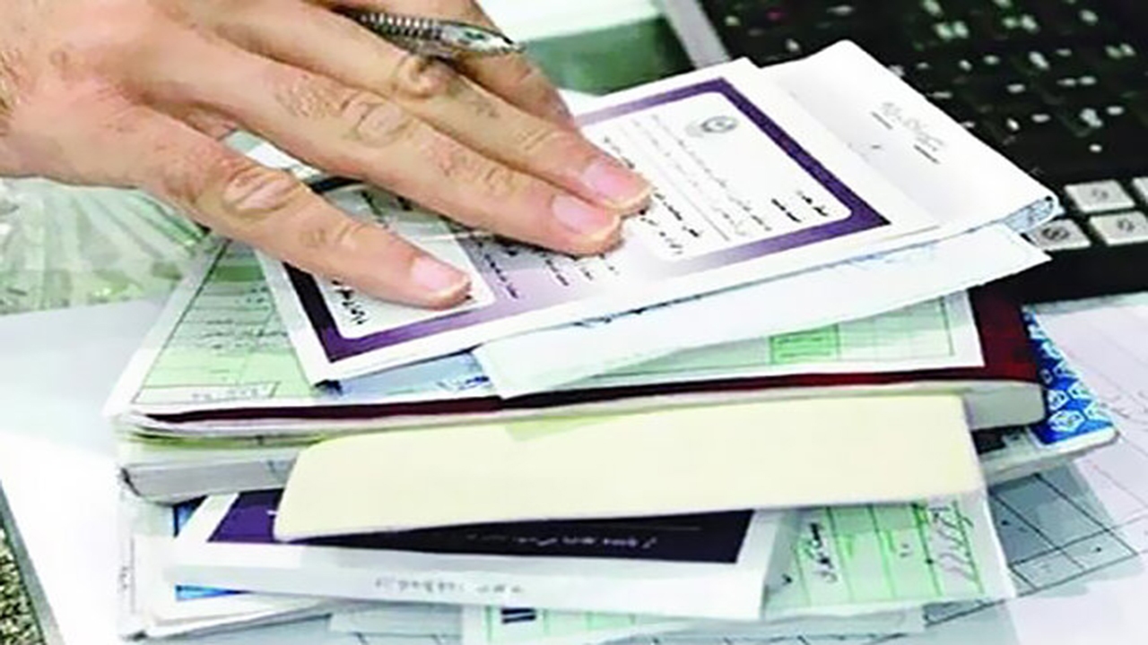 خدمات بدون دفترچه بیمه از شعار تا واقعیت/ سرگردانی بیماران همدانی در مراکز درمانی دولتی و خصوصی