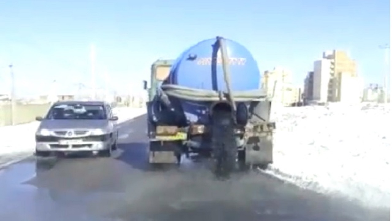 جریمه راننده متخلف تانکر لجن کش فاضلاب در اردبیل