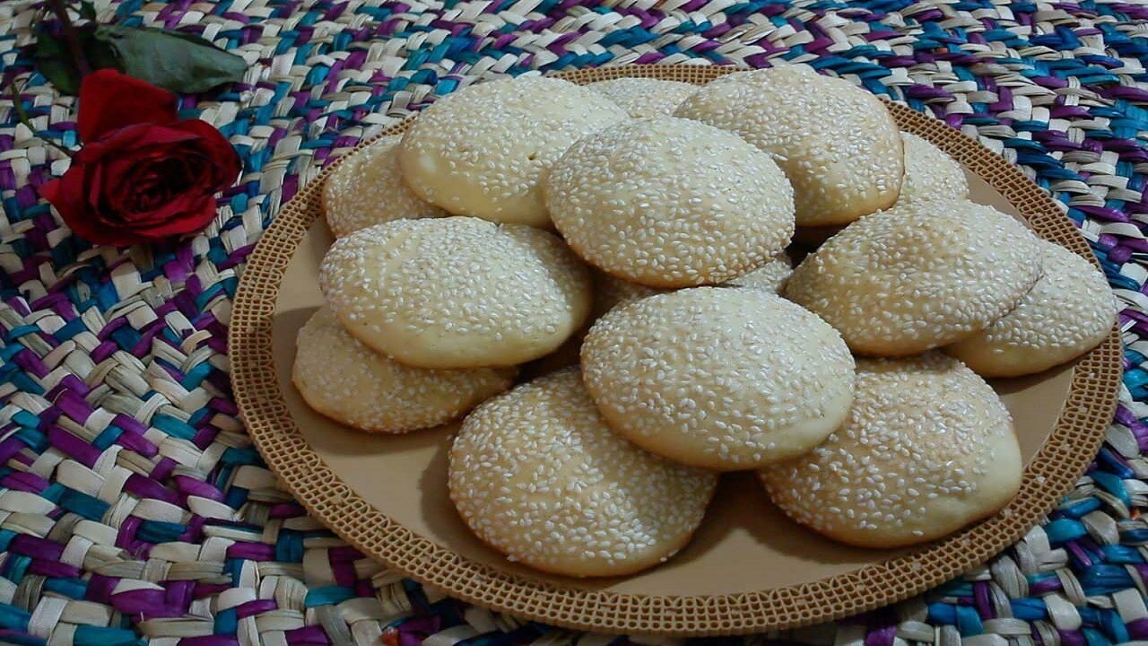 طرز تهیه شیرینی کنجدی ویژه عید