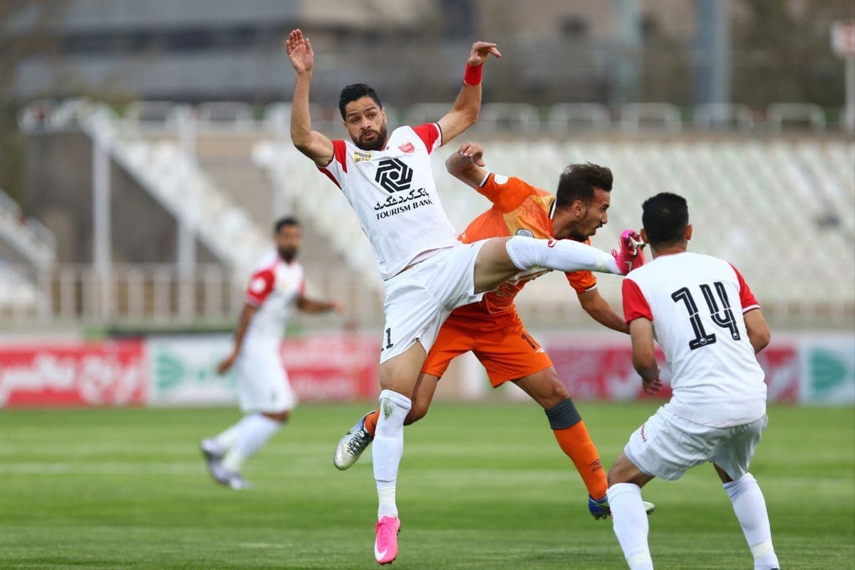 مس رفسنجان- استقلال؛ لشگر آبی به دنبال استخراج مس/ پرسپولیس- سایپا؛ خودرو سواری ارتش سرخ در صدر