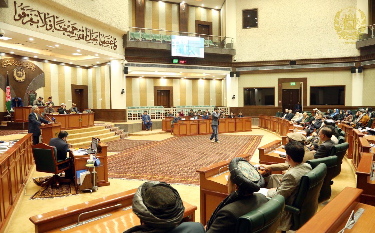 سنای افغانستان: غنی و عبدالله هرچه زودتر اختلافات خود را حل کنند