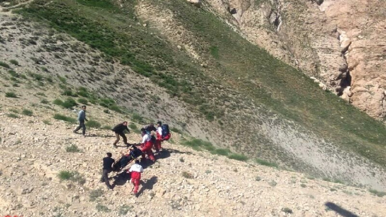 نجات جوان  مفقود شده در ارتفاعات روتوک میرجاوه