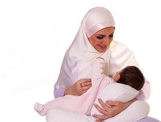 روزه گرفتن مادر در زمان شیردهی؛ حکم روزه خواری زن شیرده چیست + نظر مراجع تقلید