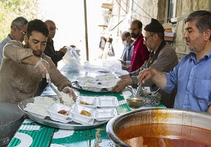 توزیع ۸۲۰۰ غذای گرم و سبدکالا در بین مددجویان اردبیلی
