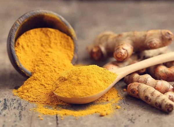 ۳طرز تهیه ماسک سیب زمینی و زردچوبه با کارکرد&zwnj;های متفاوت