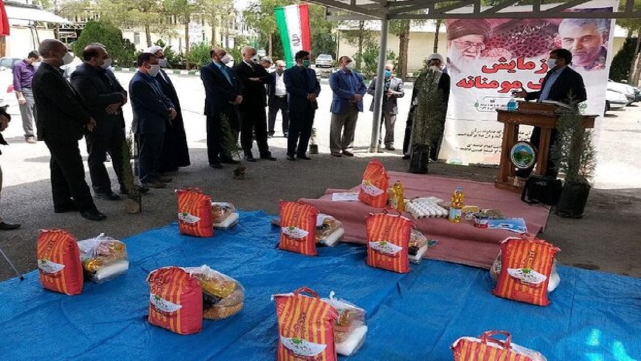 توزیع ۱۵۶ بسته کمک مؤمنانه در استان سمنان