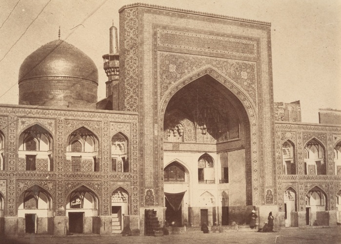 کدام عکاس نخستین تصاویر را از حرم امام رضا ثبت کرده است؟