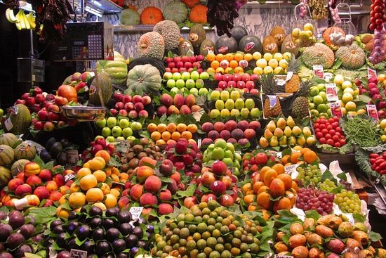قیمت میوه&zwnj;های نوبرانه در همدان رو به کاهش است