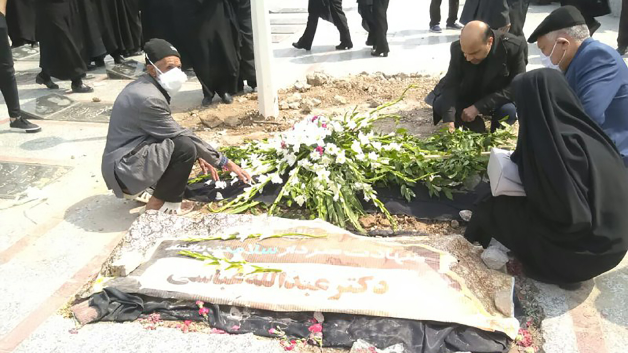 پیکر آیت الله قدمی در جوار شهید عباسی آرام گرفت