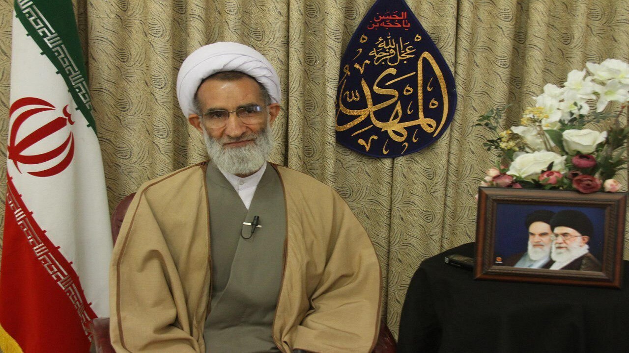 کارگران و معلمان دو قشر تاثیرگذار در جامعه هستند