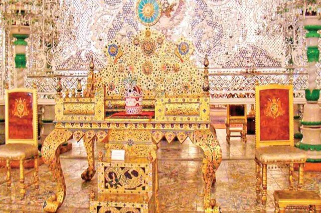 زمین پرزرق&zwnj;وبرق ناصرالدین&zwnj;شاه