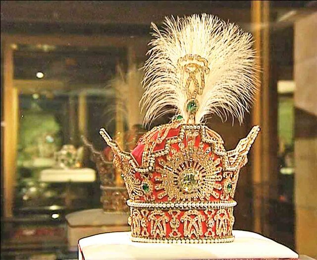 زمین پرزرق&zwnj;وبرق ناصرالدین&zwnj;شاه