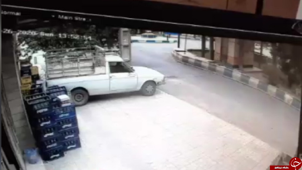 از کیف قاپی ناکام و دلخراش در خرمشهر تا انحراف عجیب پراید به داخل پیاده&zwnj;رو! + فیلم و تصاویر