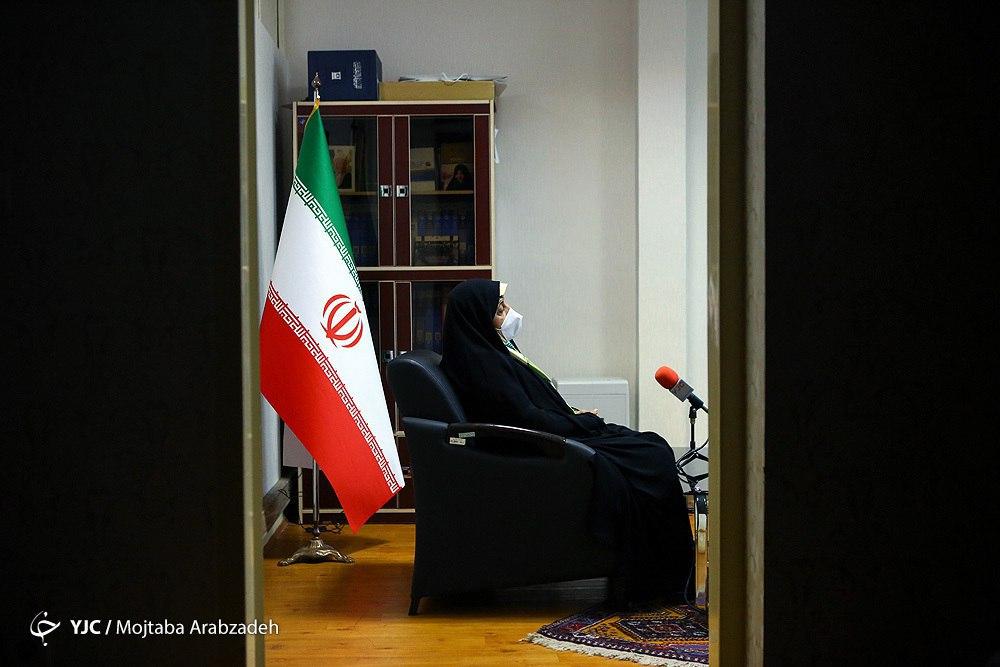 سال ۹۹ ارائه تسهیلات به زنان سرپرست خانوار ارتقا پیدا می&zwnj;کند/اشتغال بیش از ۲۰ درصد بانوان در عرصه&zwnj;های مدیریتی در دولت/اگر هوشیار نباشیم باید شاهد فتنه&zwnj;های بعدی بود