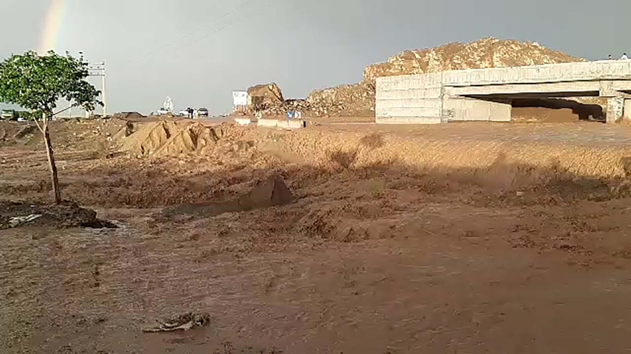 جاری شدن سیل در روستای خورآباد + فیلم