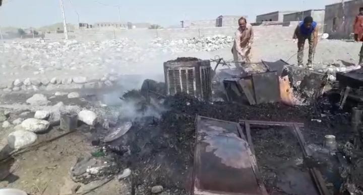 خانه کپری در بنت طعمه حریق شد/ تمام دارایی صاحب خانه در آتش سوخت خانه کپری در بنت طعمه حریق شد/ تمام دارایی صاحب خانه در آتش سوخت