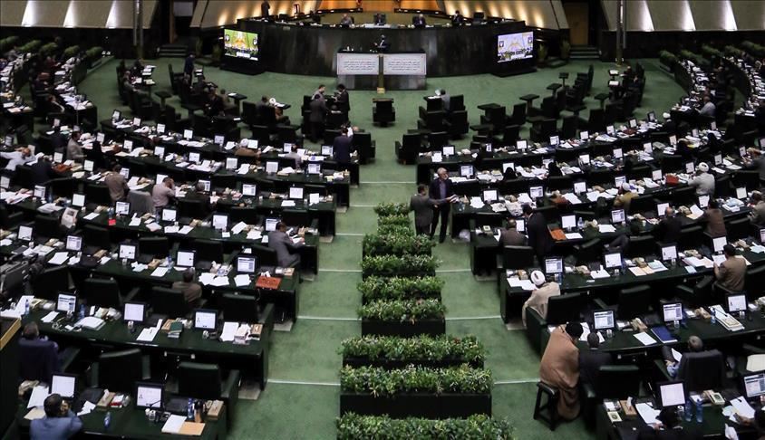 برگزاری نشست اصولگرایان مجلس یازدهم/ رقابت قالیباف و حاجی بابایی برای ریاست پارلمان بعدی