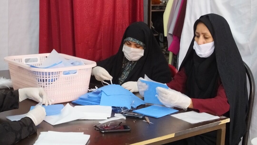 تولید ۷۰۰ هزار ماسک در ستاد مردمی مقابله با کرونا در همدان