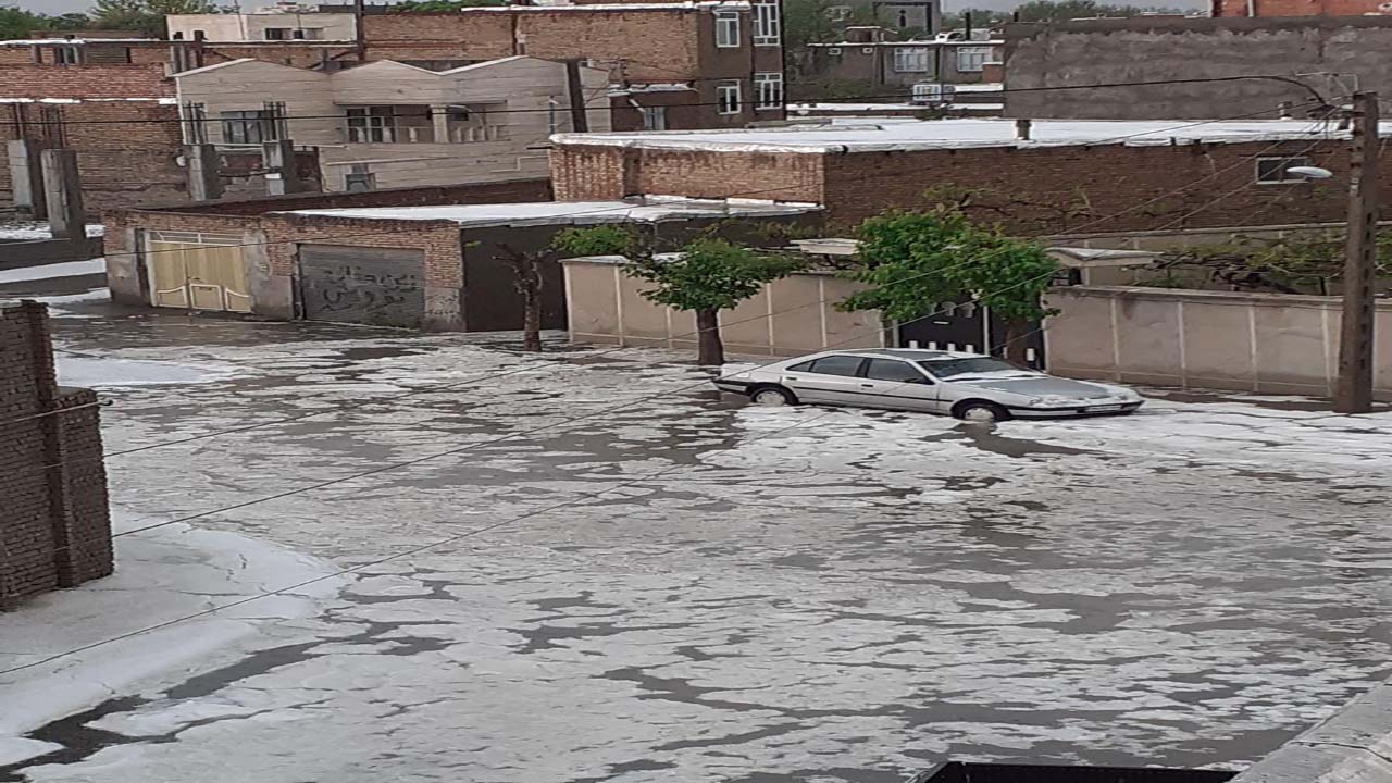 بارش شدید تگرگ و باران در «چایپاره» + فیلم