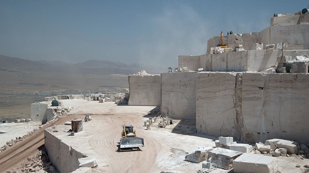 وجود ۱۷ معدن سنگ تزئینی در چهارمحال و بختیاری