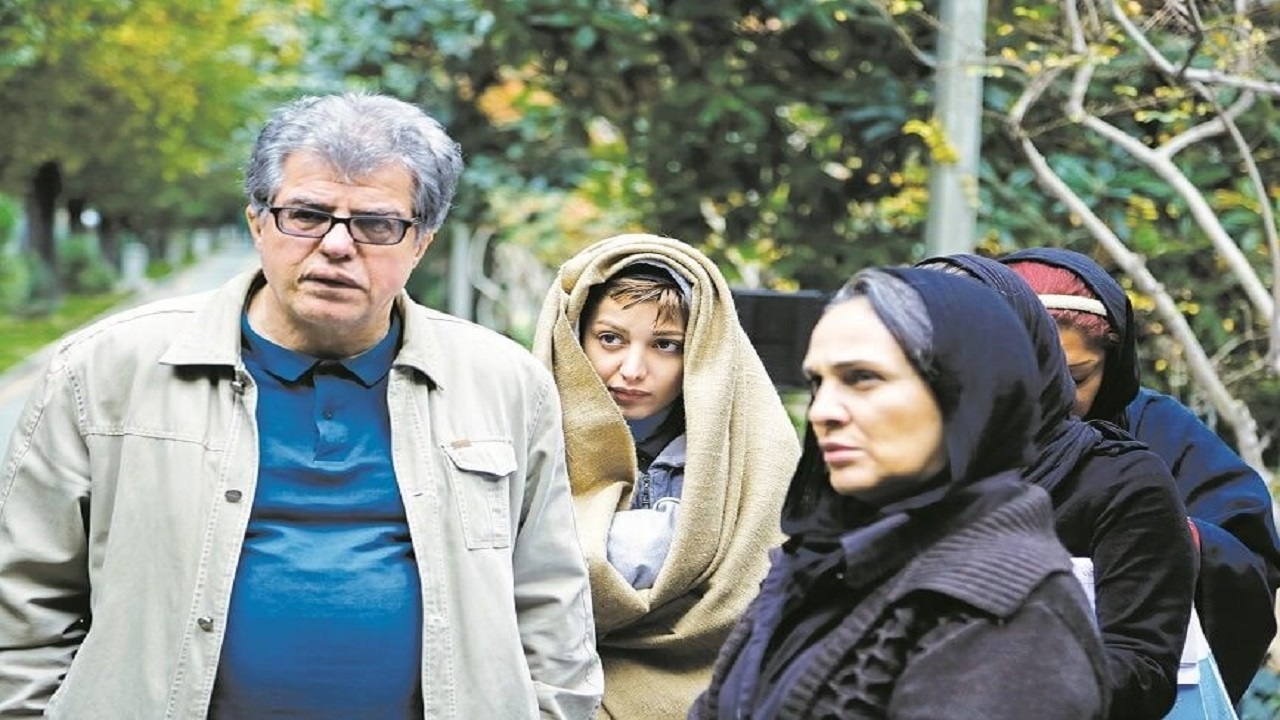 «سینماماشین» را صرفا تجربه‌ای خوب بدانیم نه جایگزین سالن سینما/ فیلم‌دیدن را مختص قشر لاکچری نکنیم!