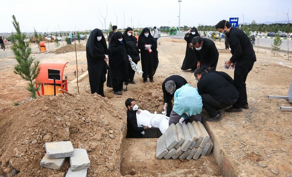 پخش برنامه بزرگداشت درگذشتگان از بیماری کرونا در صدا وسیمای همدان