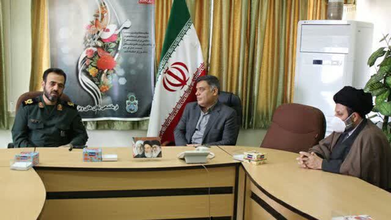 معلمان نقش کلیدی در تربیت انسان‌ها دارند