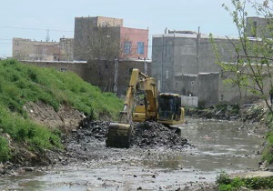 حریم رودخانه محله گلمغان اردبیل پاکسازی شد