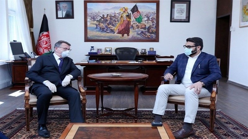 محب: کابل متعهد به صلح است و برای آغاز مذاکرات بین الافغانی تلاش می کند