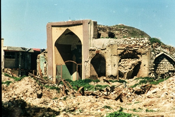 پذیرش گروهی گردشگران در قصرشیرین پس از بیماری کرونا