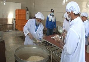 توزیع ۳۴ هزار پرس غذای گرم بین مددجویان کمیته امداد لرستان