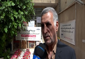 بسته‌های معیشتی به خانواده زندانیان نیازمند قمی اهدا شد