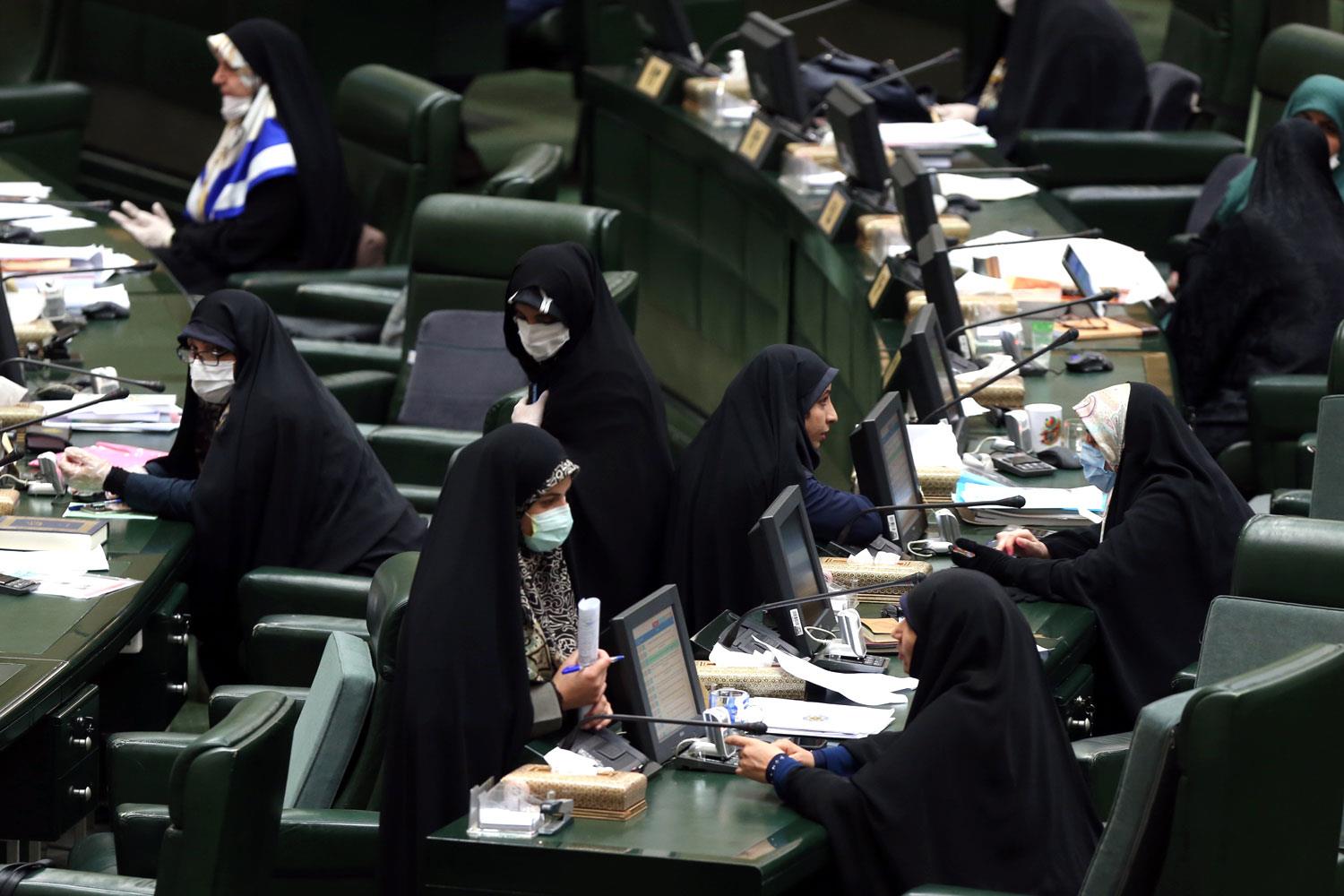 روز تأمین نظرهای شورای نگهبان در خانه ملت/ نماینده مجلس؛ مراقب بورس باشید!
