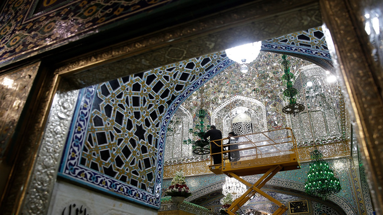 کرونا در مقابل حرم مطهر رضوی سر تعظیم فرود می آورد