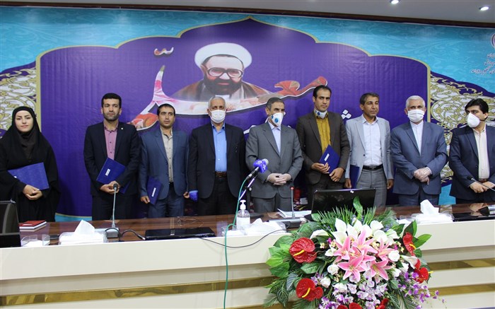 از معلمان نمونه کهگیلویه وبویراحمد تجلیل شد