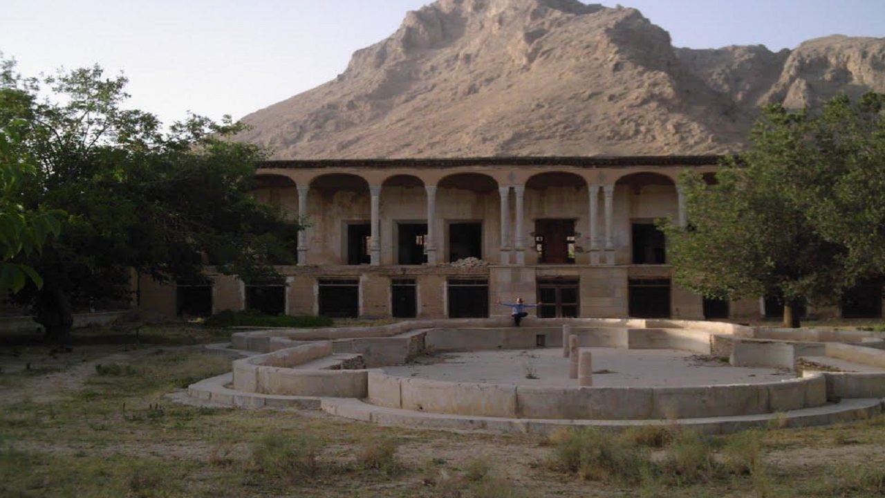 بازسازی بنای تاریخی تکیه بختیاری‌ها در اردل