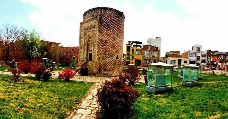 برج سه گنبد؛ بنایی که مهارت&zwnj;های معماران ایرانی را به رخ جهان می&zwnj;کشد