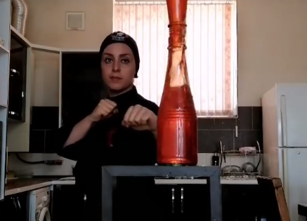 حرکت  مهیج بانوی کونگ‌فو کار ایرانی در قرنطینه خانگی